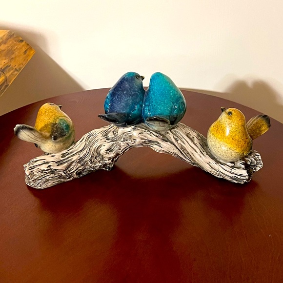 Beautiful Colorful Birds figurines on the branch. - Picture 2 of 9